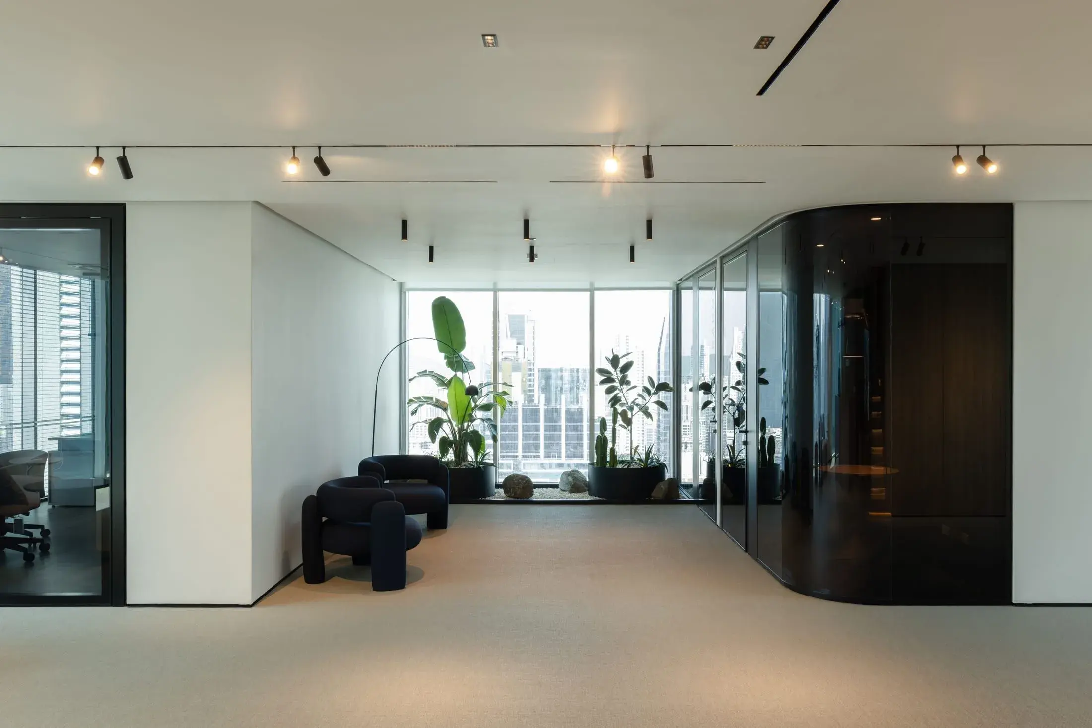 Divisiones arquitectónicas de vidrio en Active Reinsurance, Ciudad de Panamá