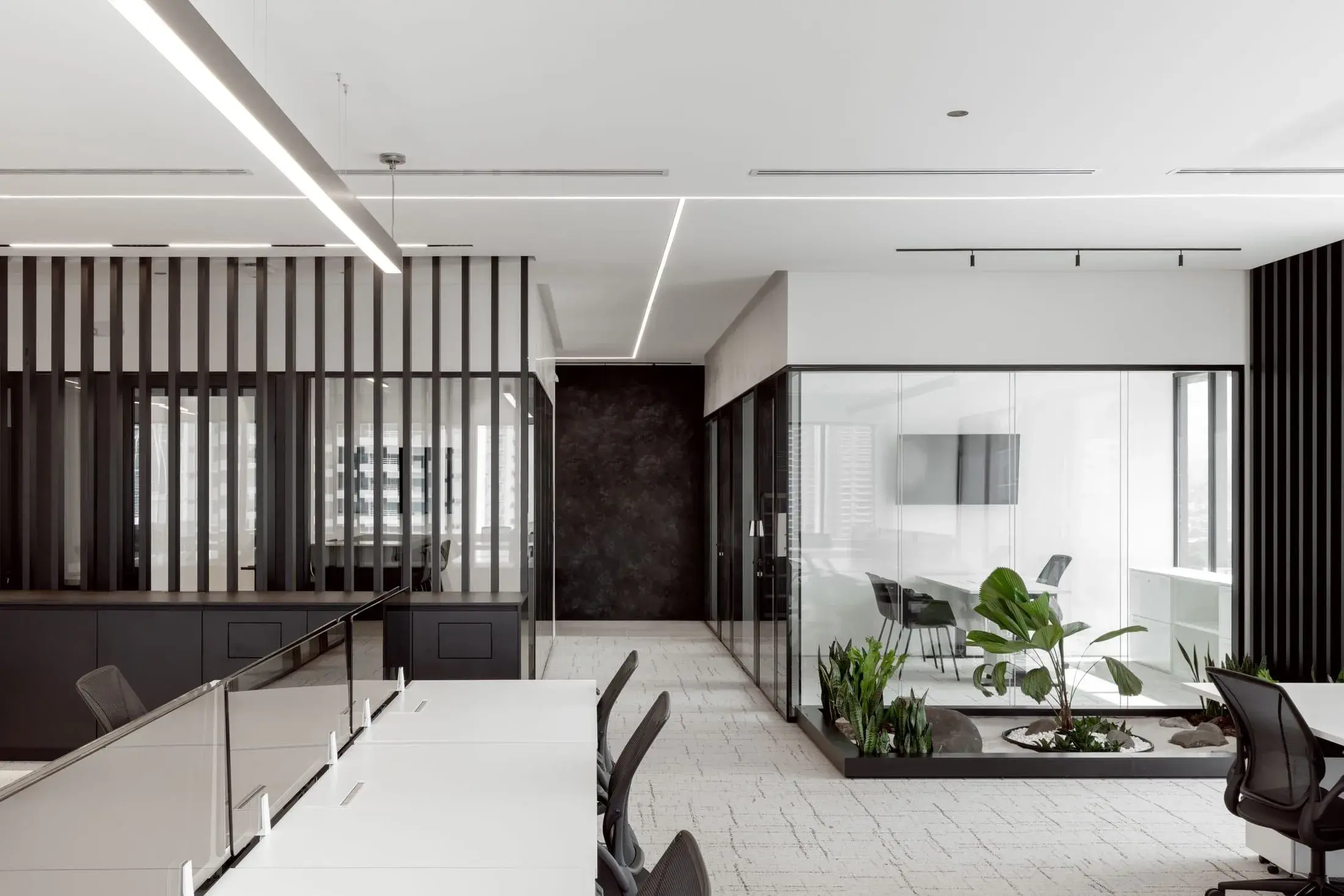 Divisiones arquitectónicas de vidrio en Chanel, Ciudad de Panamá